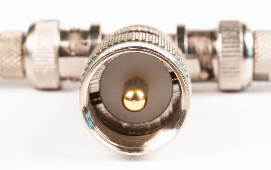 What Is a Directional Coupler? Configurations, Specs, and Use in Defense Subsystem Integration